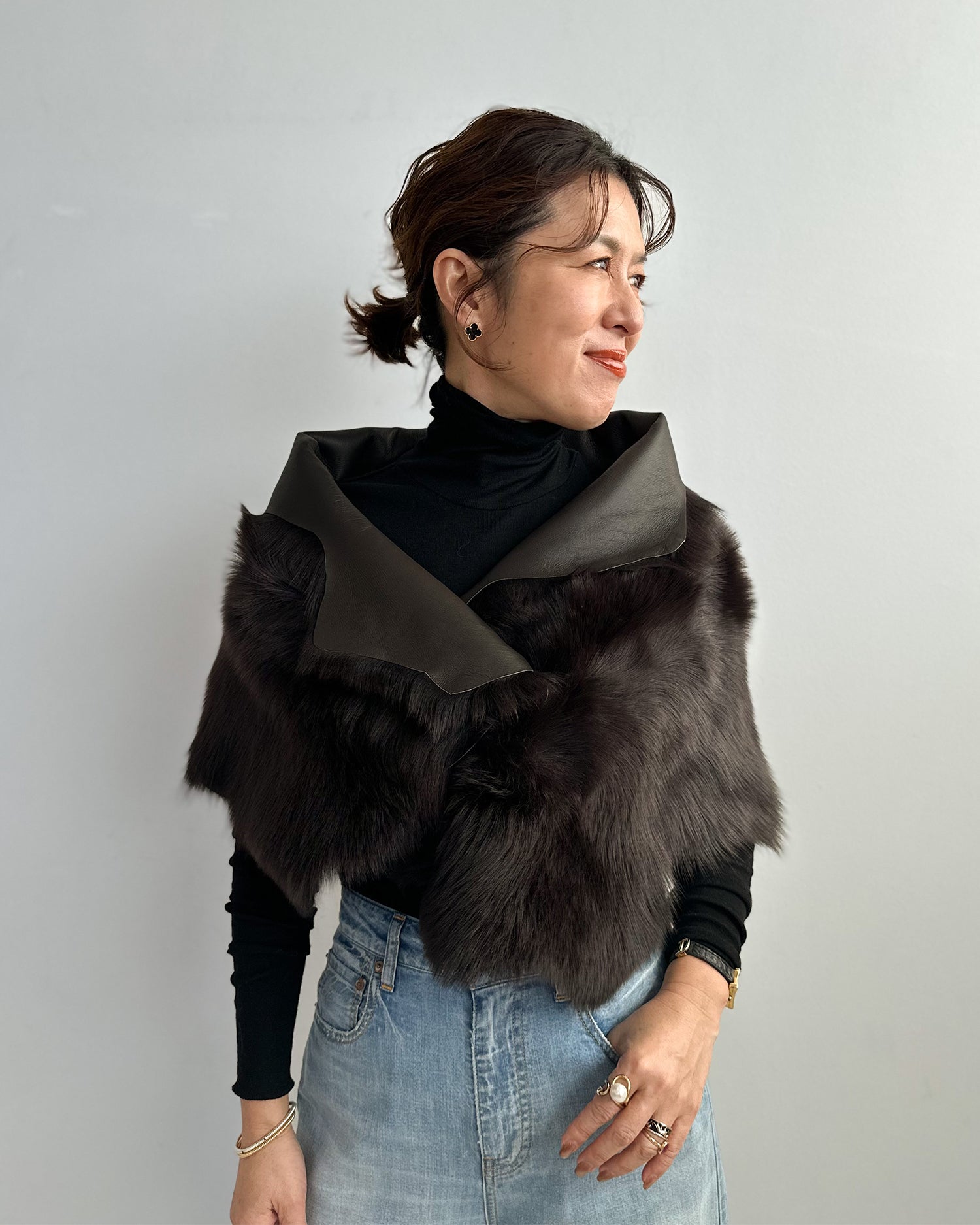 入手困難✨ KARL DONOGHUE ムートン マフラー ショール グレー 受注販売】＜KARL DONOGHUE＞Button Shrug – AMARC LIFE STORE