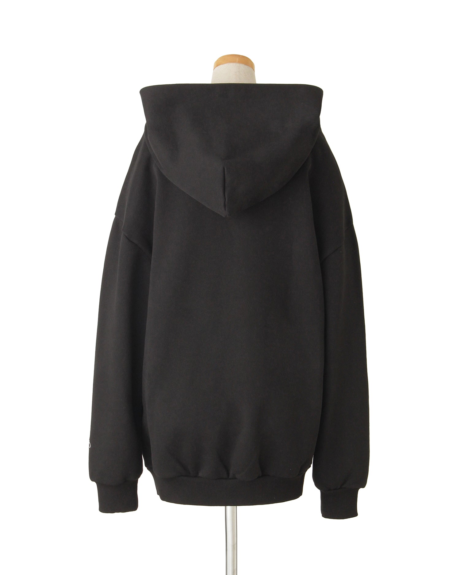 【POP UP STORE先行販売】NUMBER.b ロゴパーカ(刺繍)<ブラック>