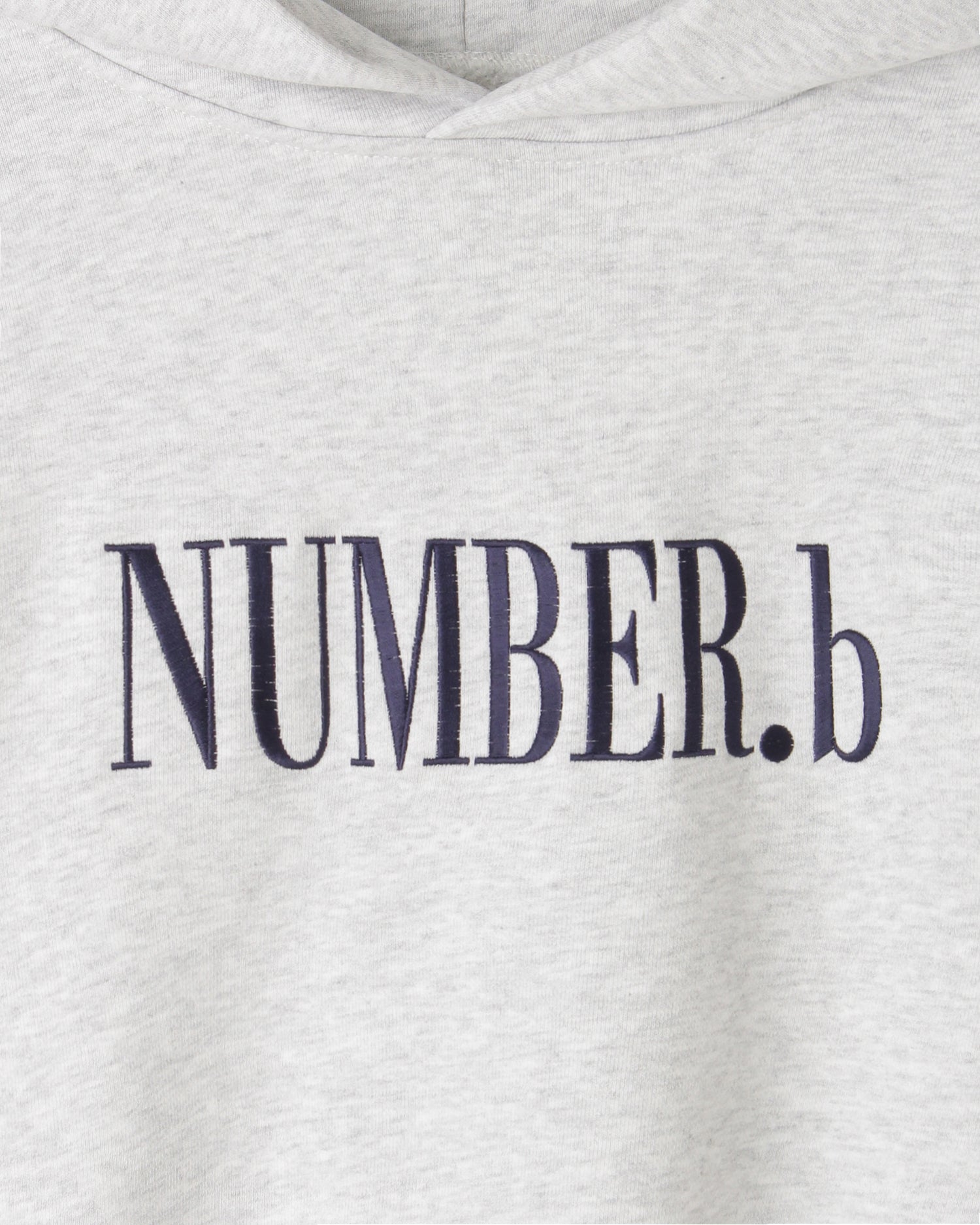 【POP UP STORE先行販売】NUMBER.b ロゴパーカ(刺繍)<ライトグレー>