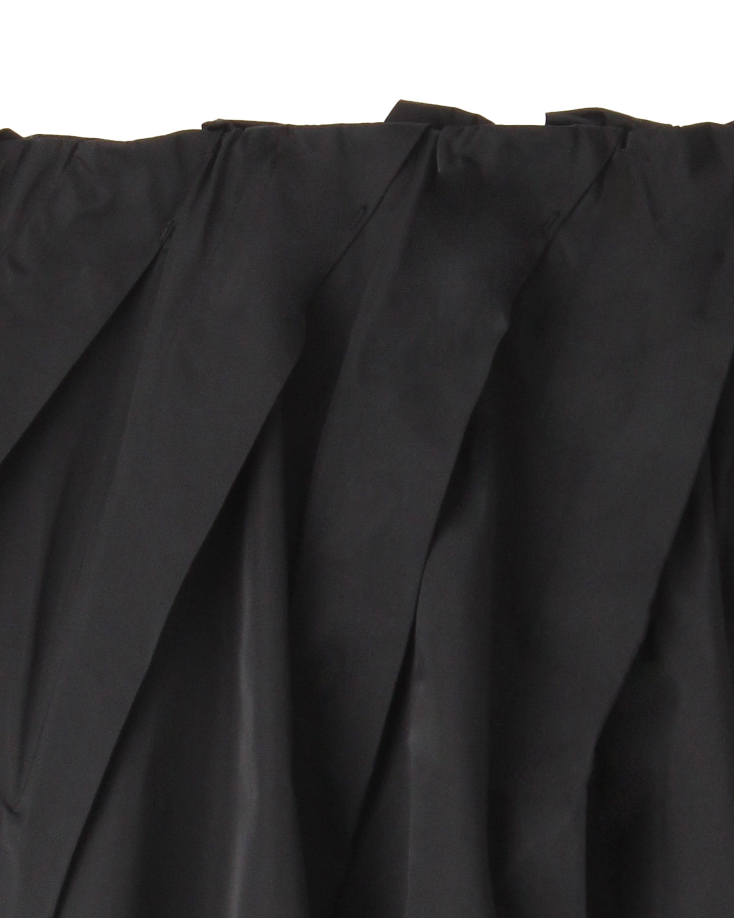 Random Tuck Skirt (Black)