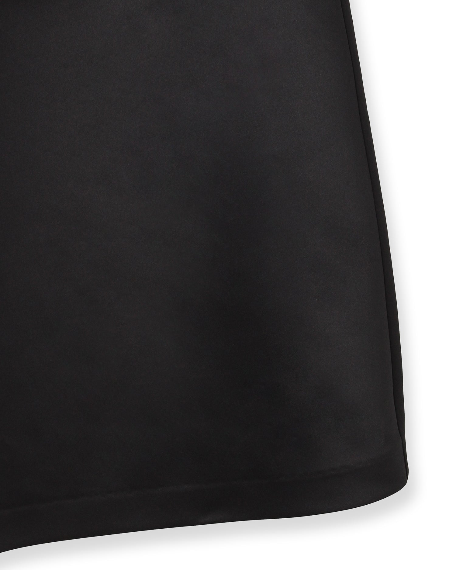 Asymmetrical satin skirt &lt;Black&gt;