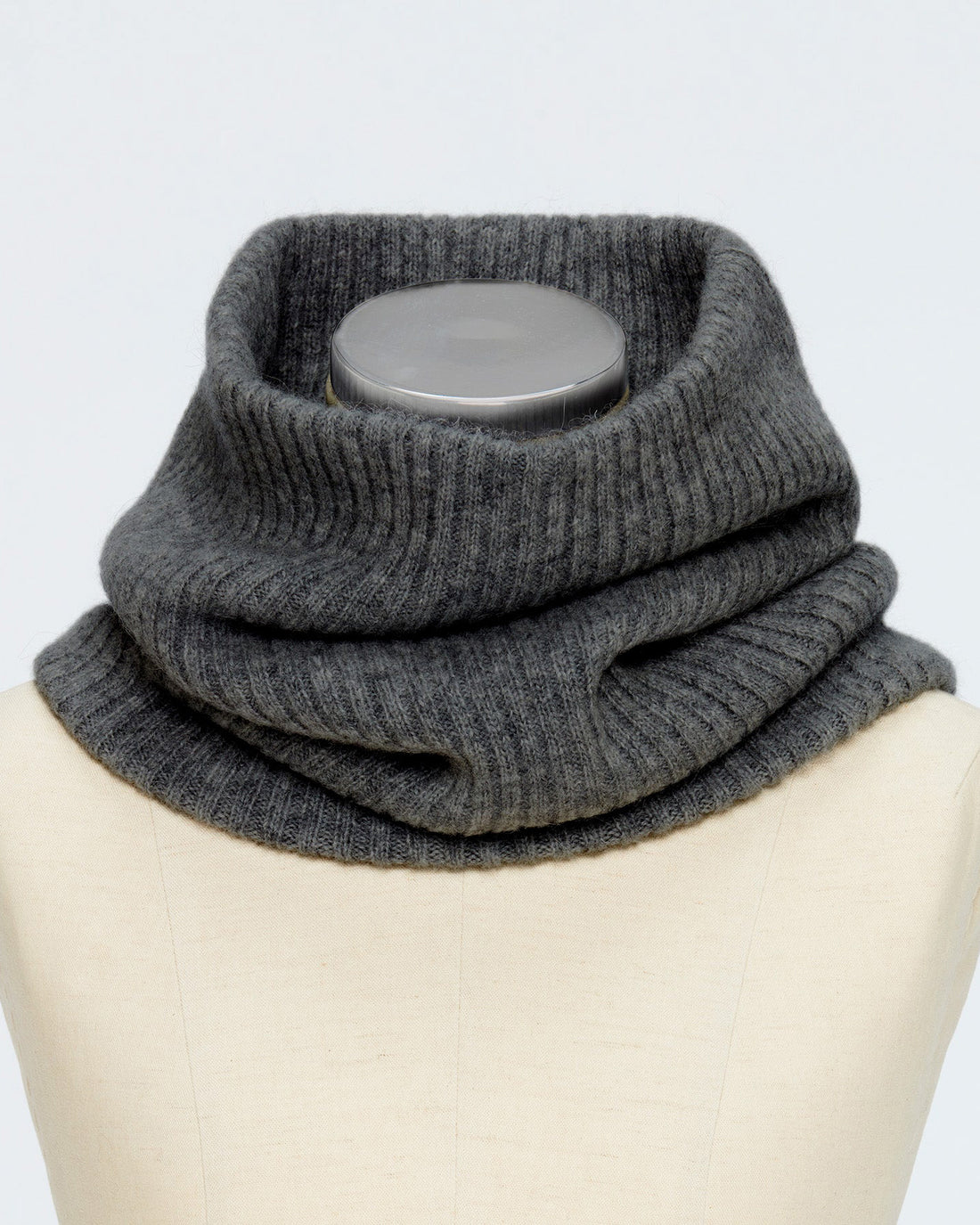 ＜TOQUE＞アルパカウール縮絨ニットネックウォーマー＜チャコールグレー＞