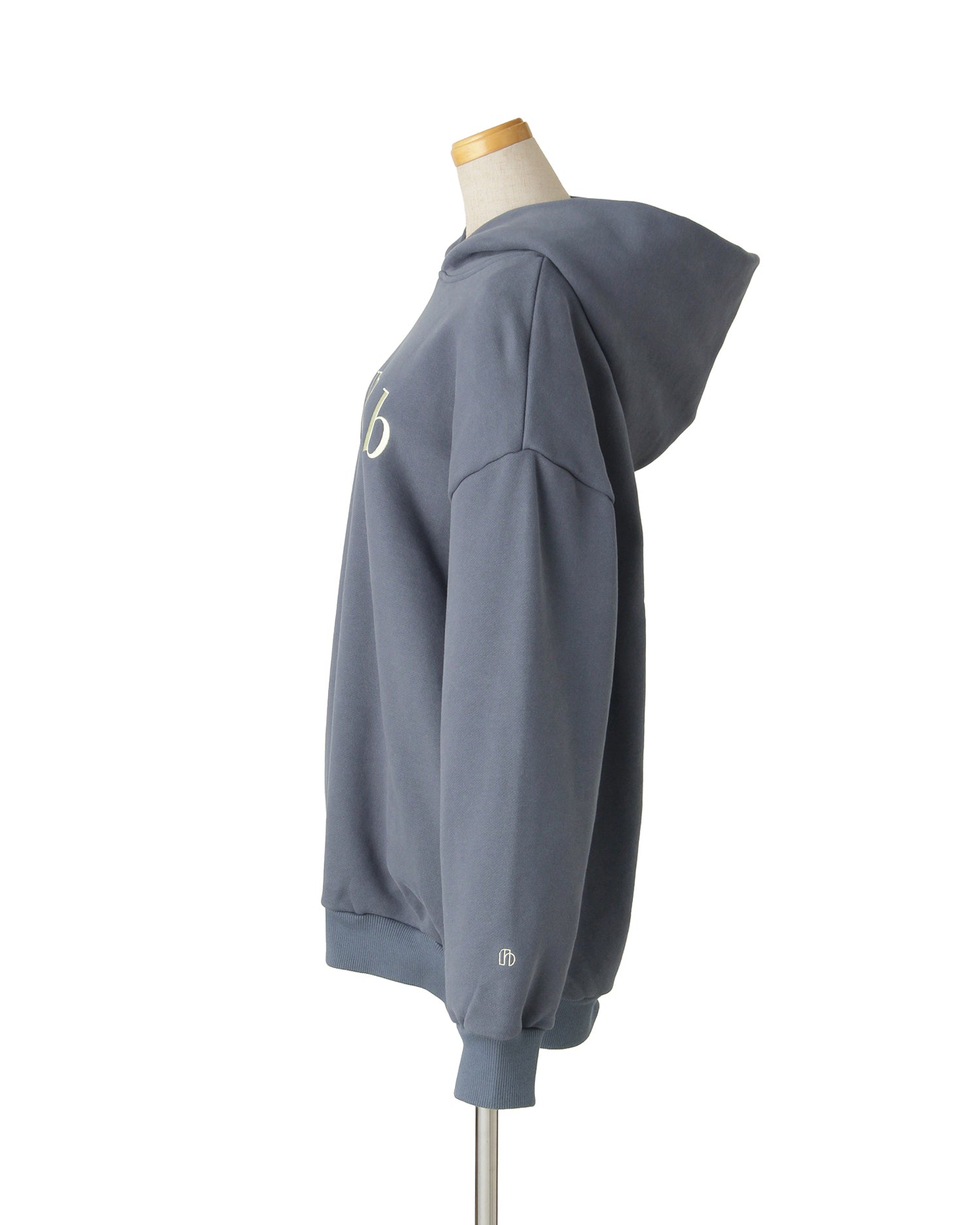 【POP UP STORE先行販売】NUMBER.b ロゴパーカ（刺繍）＜ブルーグレー＞