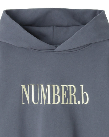 【POP UP STORE先行販売】NUMBER.b ロゴパーカ（刺繍）＜ブルーグレー＞