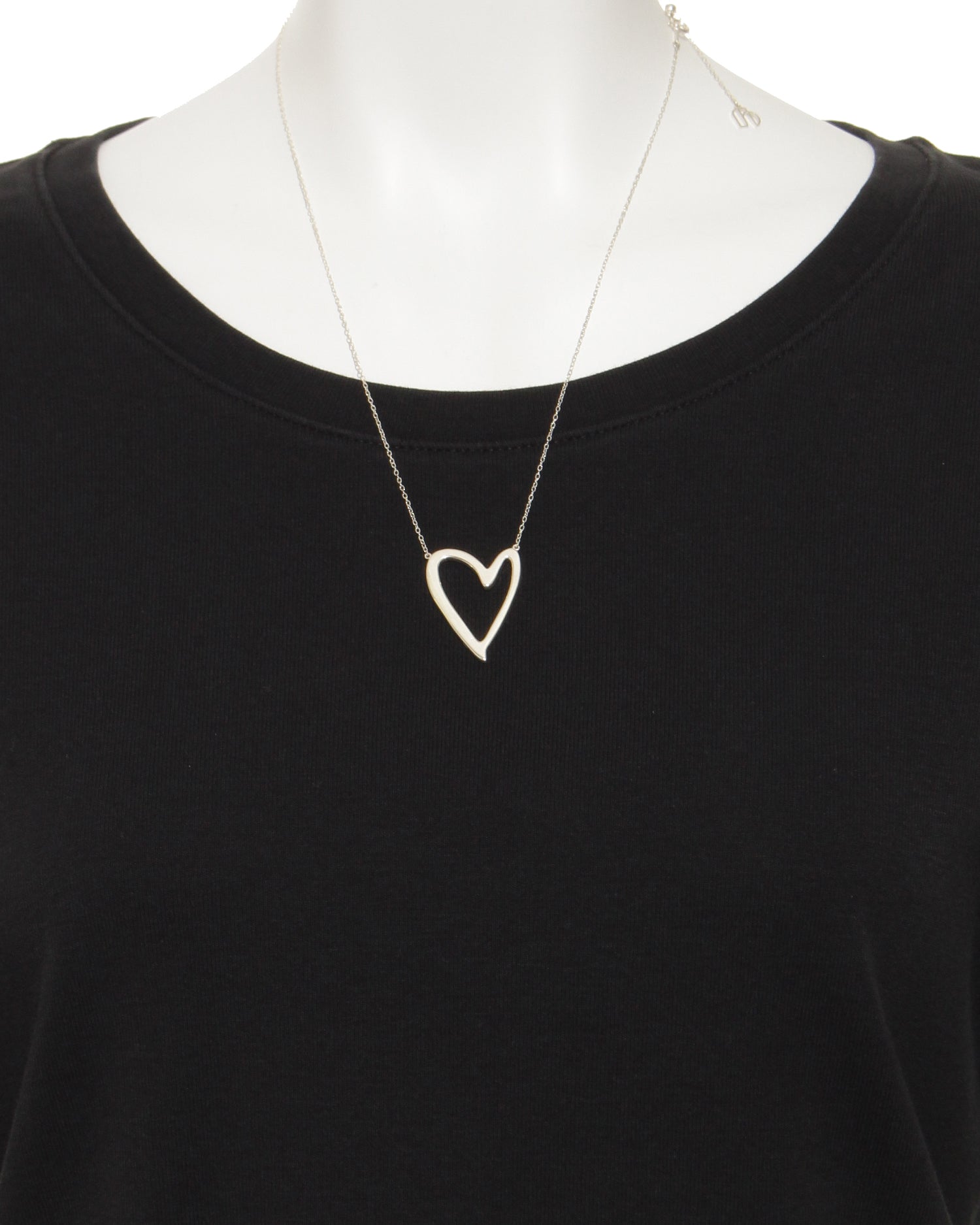 [Pre-sale in store] &amp;lt;PIMENTÉ exclusive&amp;gt; Heart motif necklace