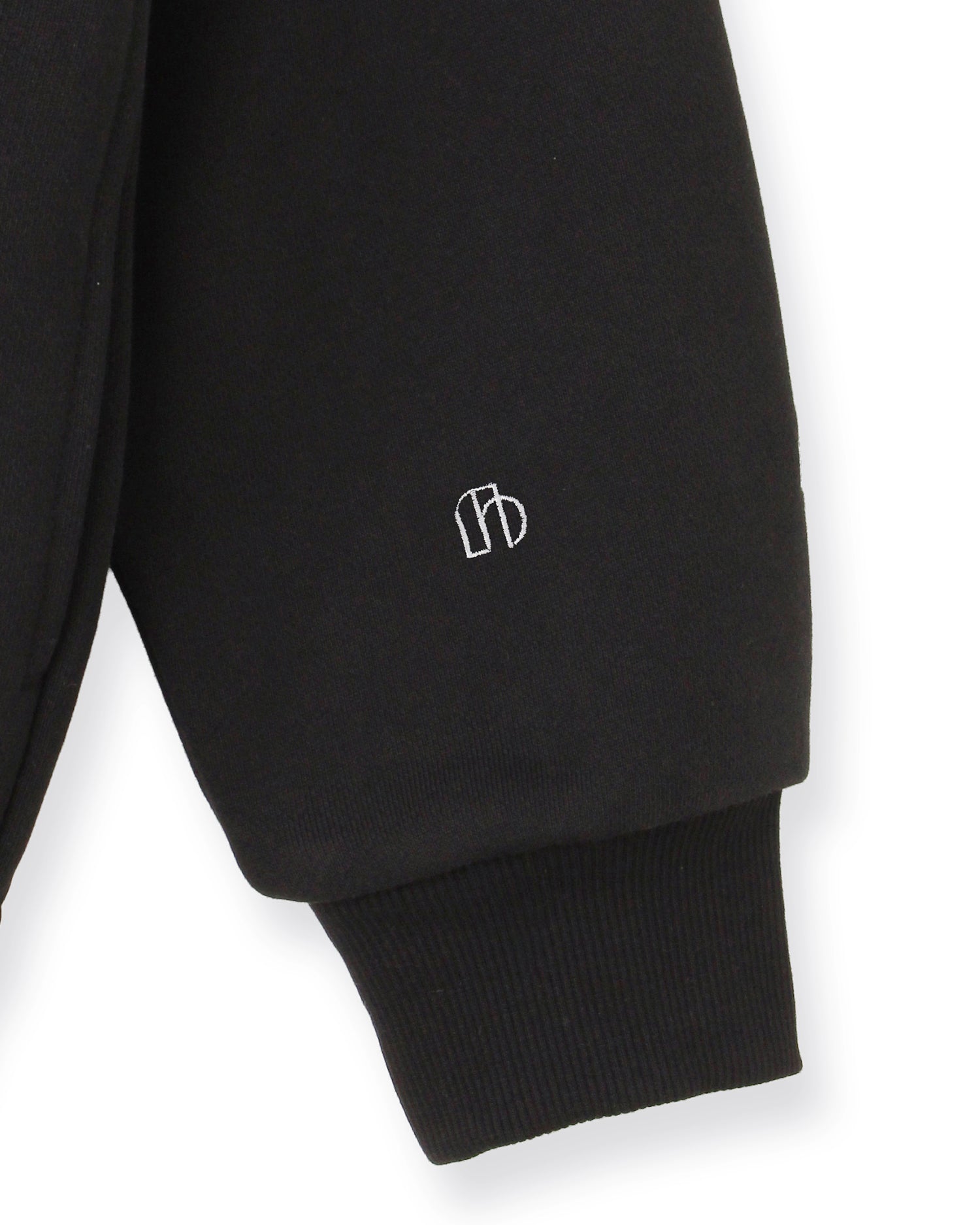 大草直子　AMARC NUMBER.b ナンバービー　　ロゴパーカー メランコリック、でも新しい、 令和のフーディ【NO.b=basic】｜｜AMARC