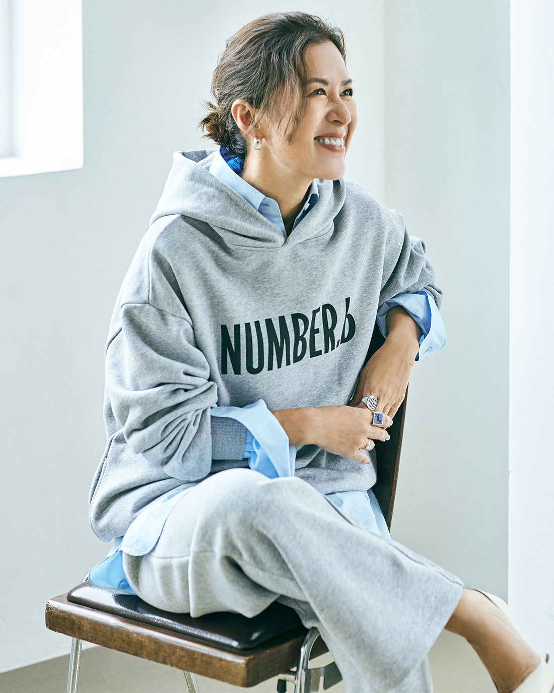 NUMBER.b logo hoodie (gray)